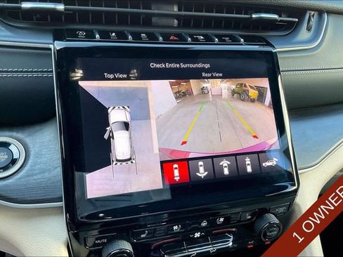 Certified 2023 Jeep Grand Cherokee Limited w/ Luxury Tech Group II RWD image 21