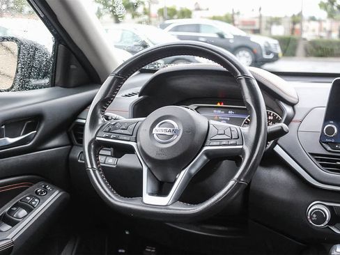 Used 2022 Nissan Altima 2.5 SR image 18