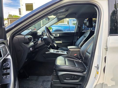 Used 2021 Ford Explorer XLT w/ Equipment Group 202A RWD image 11