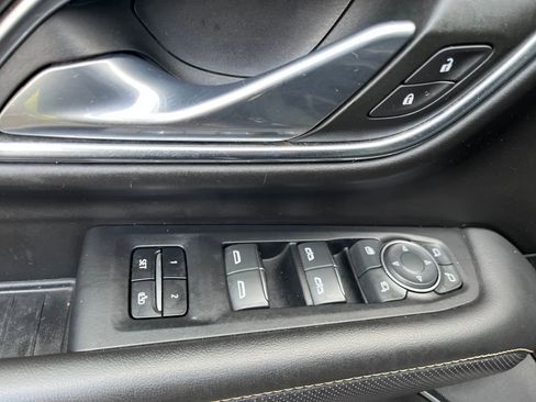 Used 2023 Chevrolet Suburban Premier w/ Advanced Technology Package image 12