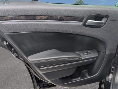 Used 2017 Chrysler 300 C RWD image 24