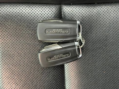 Used 2022 RAM 1500 Limited w/ Body-Colour Bumper Group AWD/4WD image 48