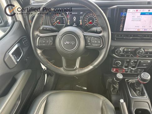 Used 2024 Jeep Gladiator Mojave AWD/4WD image 15