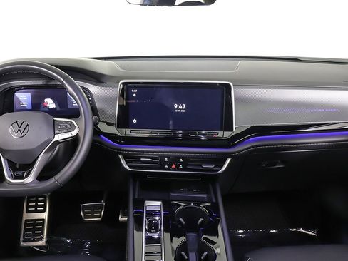 New 2024 Volkswagen Atlas Cross Sport SEL R-Line image 40