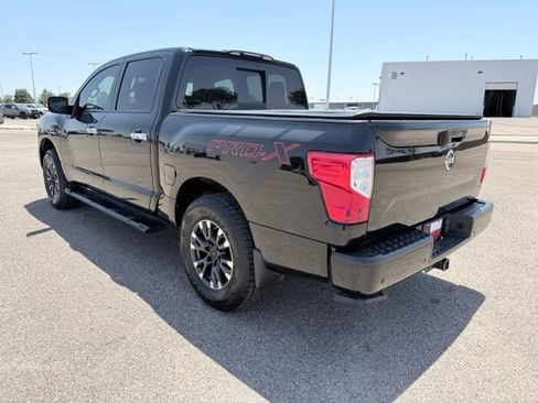Used 2020 Nissan Titan SV w/ SV Convenience Package RWD image 8