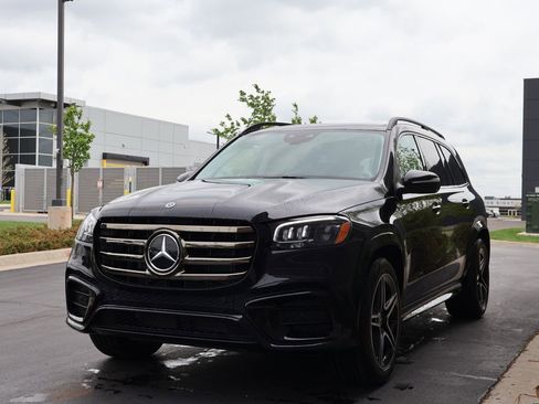 New 2026 Mercedes-Benz GLS 450 4MATIC image 3
