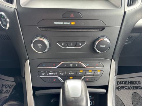Used 2018 Ford Edge SEL w/ Equipment Group 201A AWD/4WD image 29