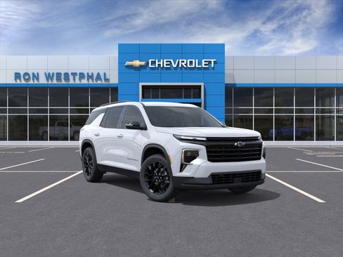 New 2026 Chevrolet Traverse LT image 1