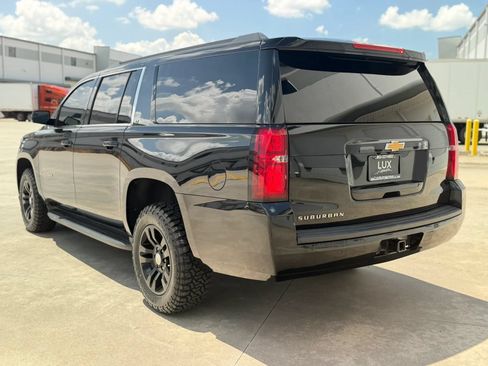 Used 2020 Chevrolet Suburban LT RWD image 11