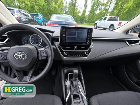 Used 2021 Toyota Corolla LE FWD image 15