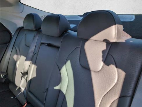 New 2026 Hyundai Elantra Limited image 17