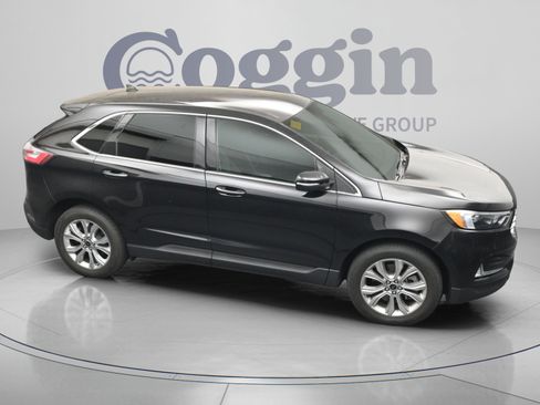 Certified 2024 Ford Edge Titanium AWD/4WD image 17