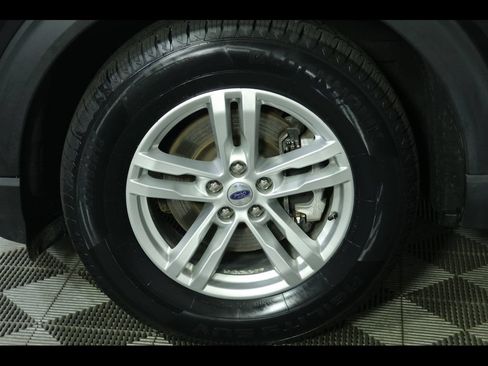 Used 2022 Ford Explorer XLT AWD/4WD image 8