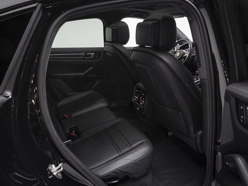 Used 2021 Porsche Cayenne GTS image 44