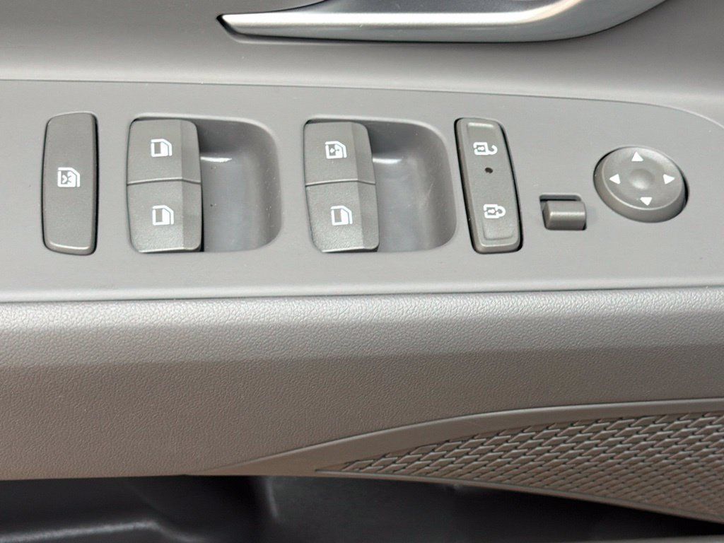 Used 2026 Hyundai Elantra Sport FWD image 21