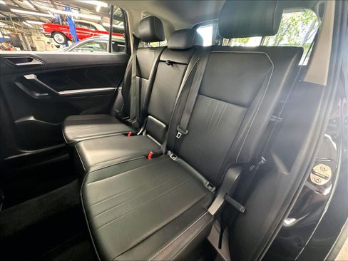 Used 2024 Volkswagen Tiguan SE w/ Panoramic Sunroof Package AWD/4WD image 25