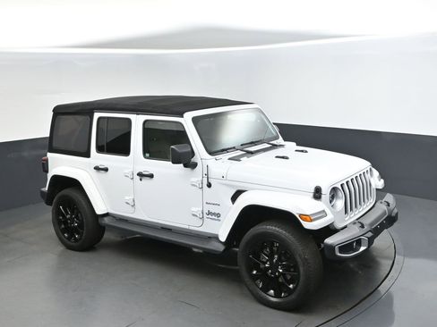 Used 2021 Jeep Wrangler Unlimited Sahara image 38