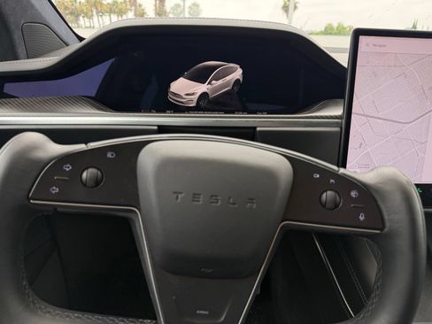 Used 2022 Tesla Model X Plaid AWD/4WD image 7