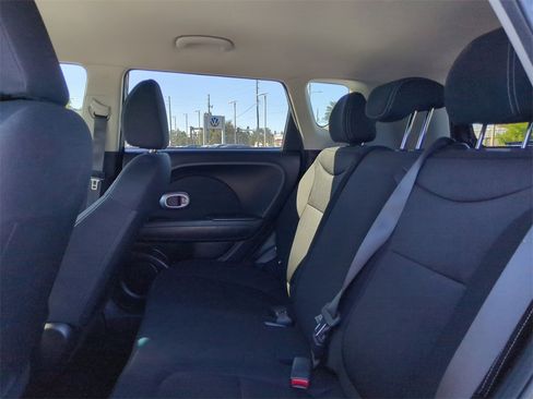 Used 2016 Kia Soul Base image 9