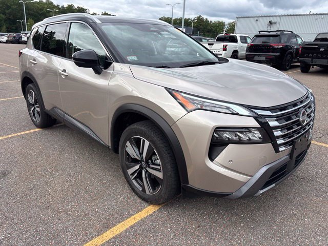 Certified 2025 Nissan Rogue SL w/ SL Premium Package AWD/4WD image 1