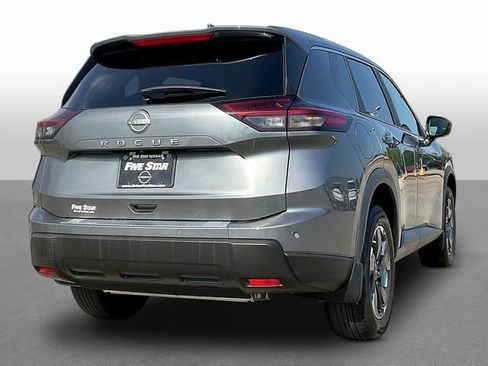 Used 2026 Nissan Rogue SV FWD image 7