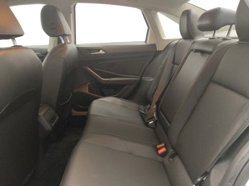 Used 2019 Volkswagen Jetta SEL w/ Cold Weather Package image 18