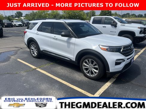 Used 2020 Ford Explorer XLT w/ Equipment Group 202A AWD/4WD image 1