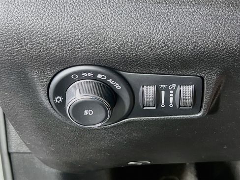 Used 2022 Jeep Compass Limited w/ Sun and Sound Group AWD/4WD image 10