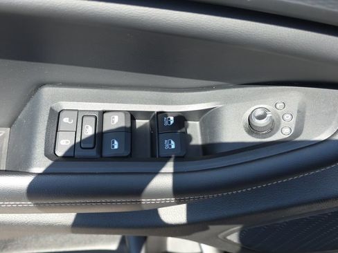 Used 2024 Jeep Grand Cherokee Altitude RWD image 12