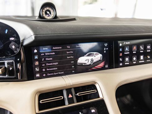 Used 2020 Porsche Taycan Turbo image 29