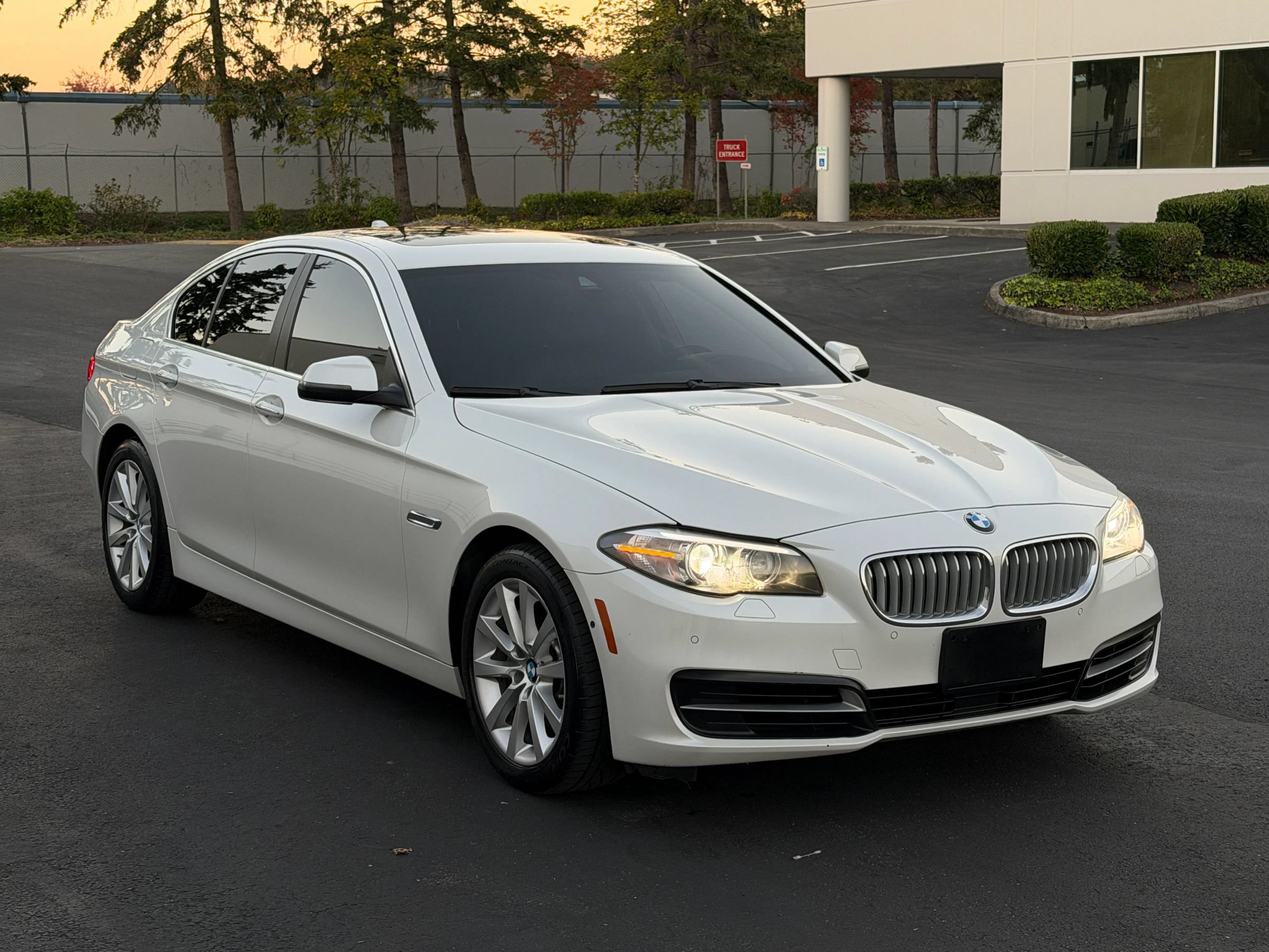 Used 2014 BMW 550i xDrive Sedan AWD/4WD image 5