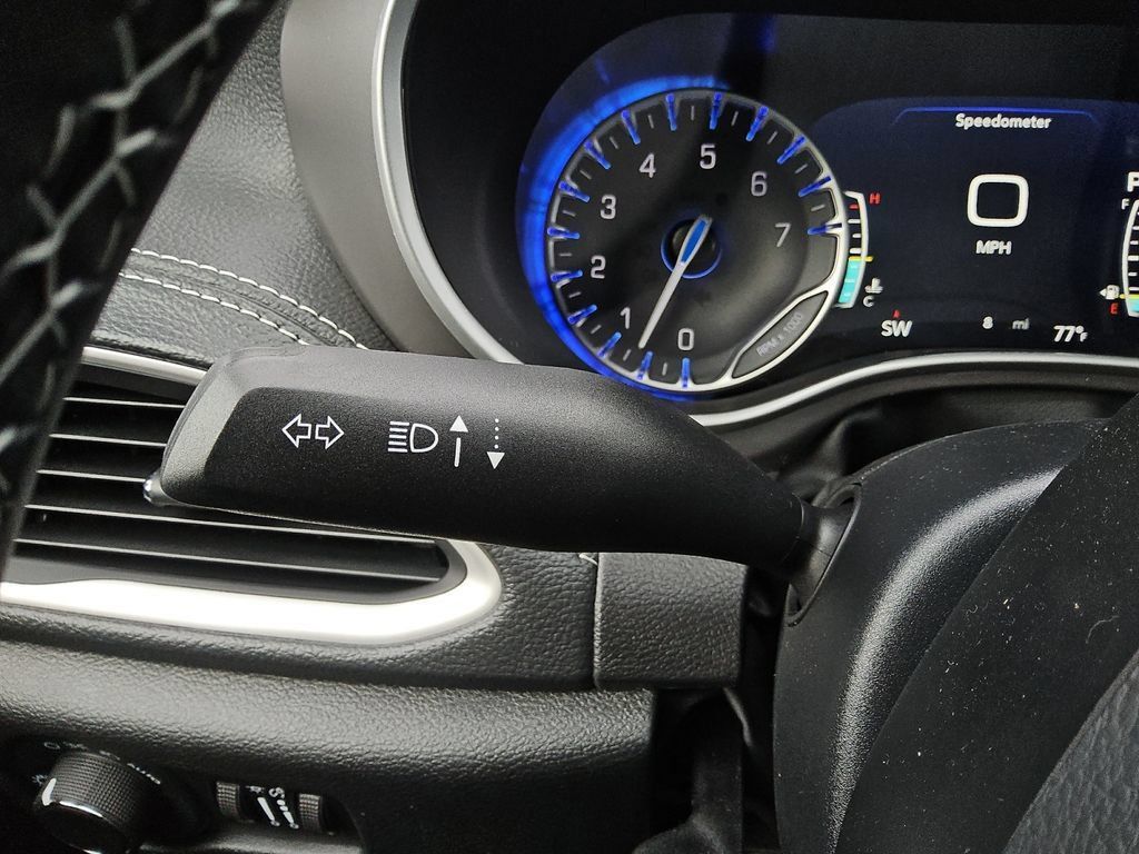 New 2027 Chrysler Pacifica Select w/ Family Tech Group FWD image 29