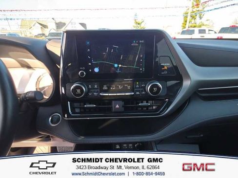 Used 2024 Toyota Highlander LE image 16