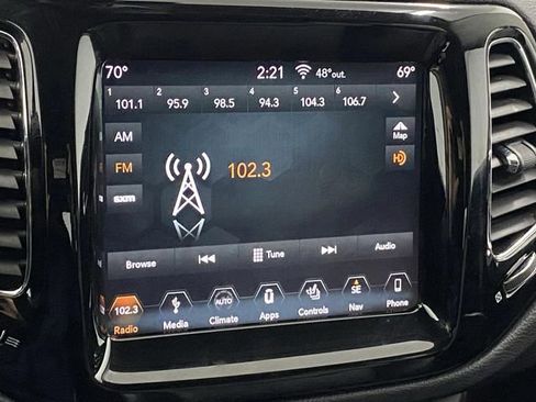 Used 2018 Jeep Compass Limited w/ Navigation Group image 18