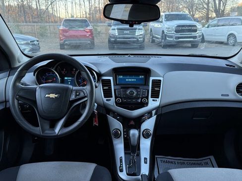 Used 2016 Chevrolet Cruze LS image 17