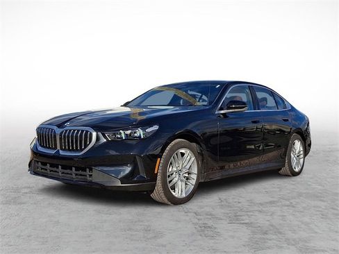 Certified 2025 BMW 530i xDrive w/ Premium Package image 1