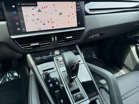 Certified 2023 Porsche Cayenne AWD/4WD image 28