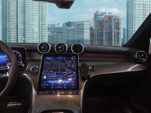 Used 2024 Mercedes-Benz GLC 43 AMG 4MATIC image 12