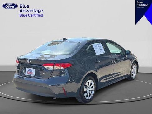 Used 2025 Toyota Corolla LE FWD image 5