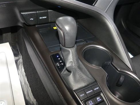 Used 2022 Toyota Camry XSE w/ Navigation Upgrade Package FWD image 38