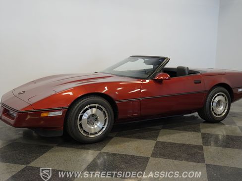 Used 1987 Chevrolet Corvette Convertible RWD image 7