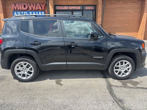 Used 2021 Jeep Renegade Latitude w/ Sun & Sound Group image 8