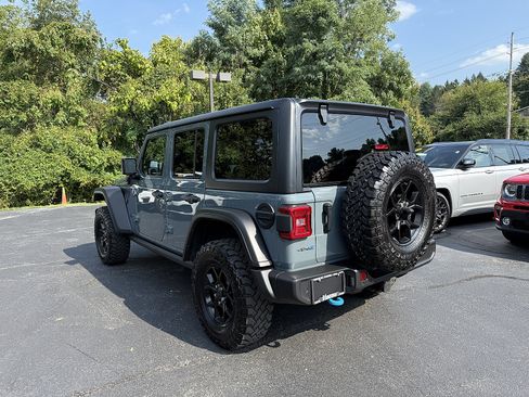 Certified 2024 Jeep Wrangler Unlimited AWD/4WD image 4