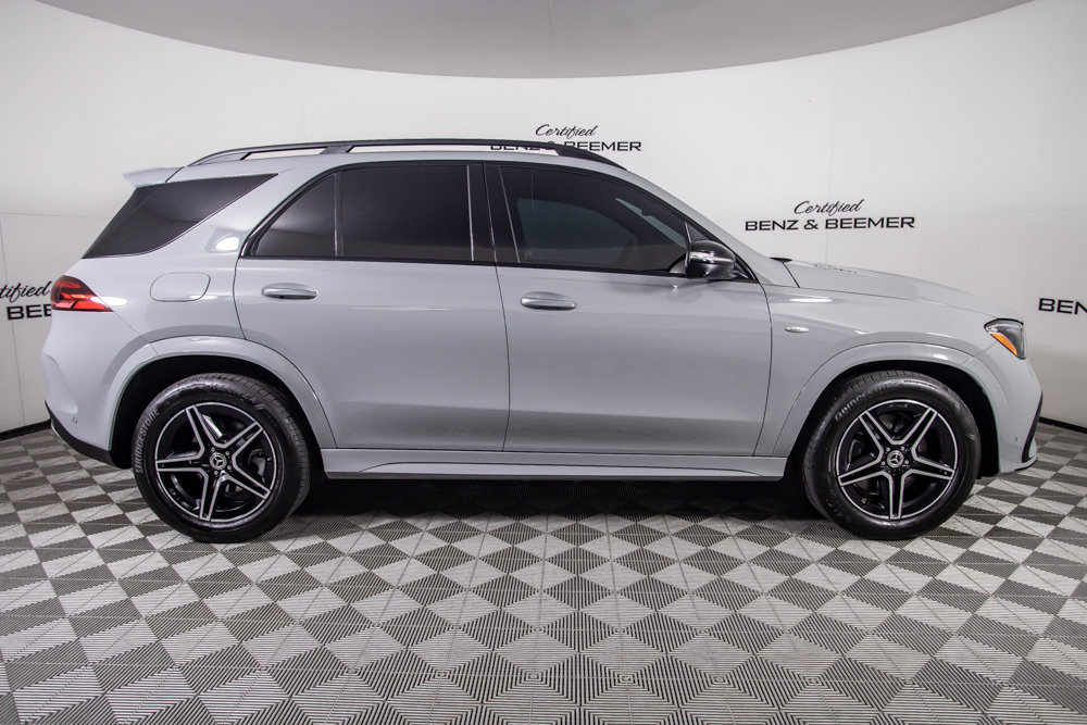 Used 2025 Mercedes-Benz GLE 450e 4MATIC w/ AMG Line Exterior image 3