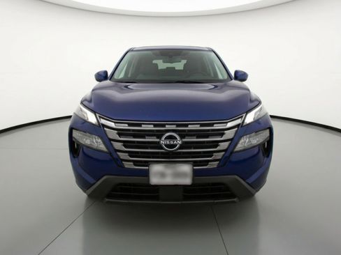 Used 2025 Nissan Rogue SV FWD image 2
