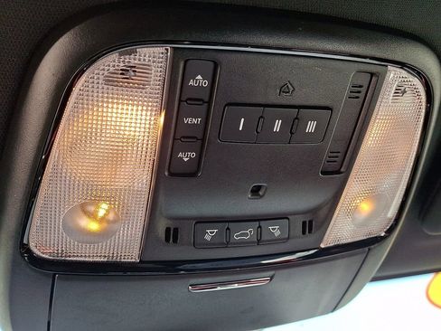 Used 2022 Dodge Durango R/T w/ Blacktop Package AWD/4WD image 23