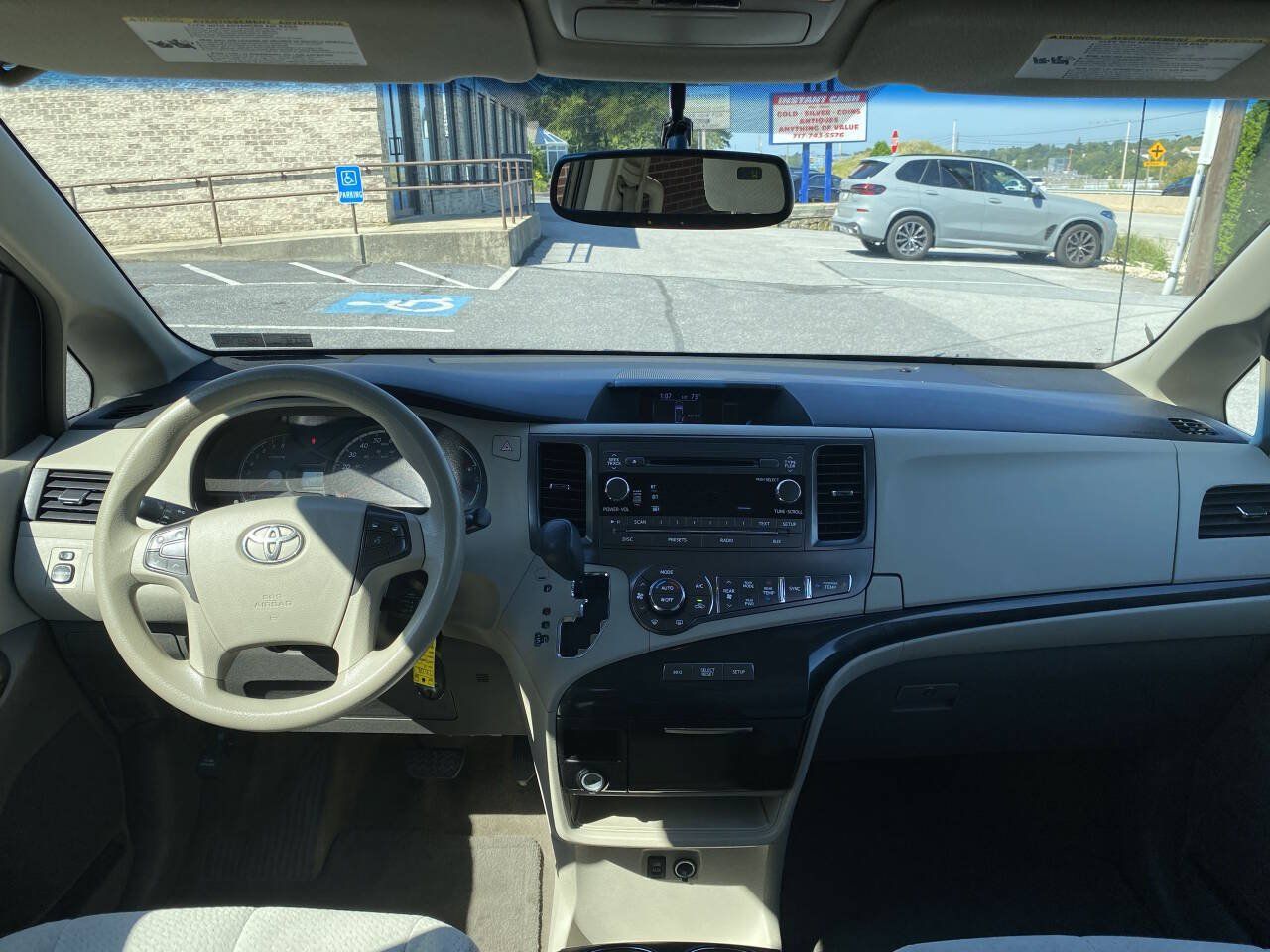 Used 2014 Toyota Sienna LE FWD image 23