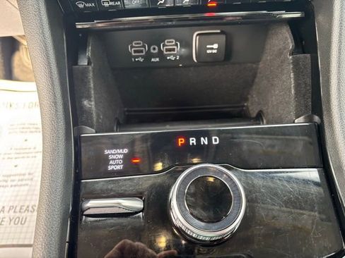 Used 2022 Jeep Grand Cherokee L Limited image 20