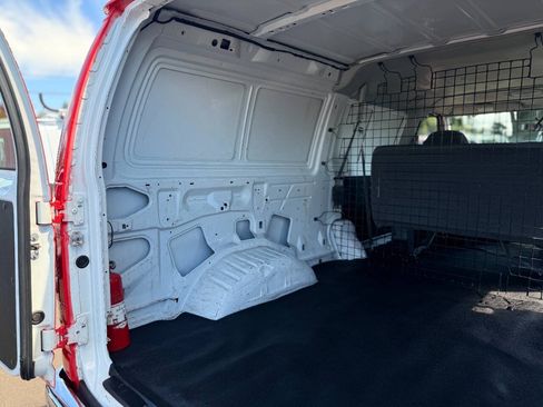 Used 2006 Ford E-350 and Econoline 350 Super Duty RWD image 13