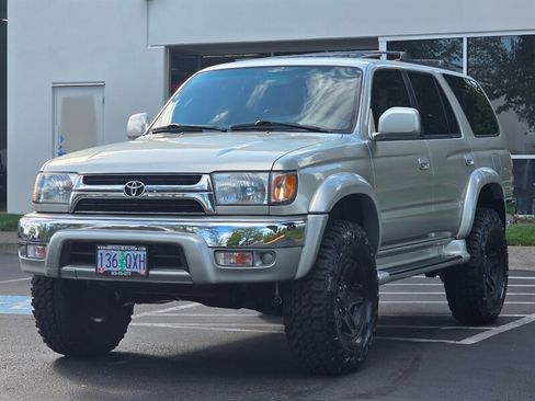 Used 2002 Toyota 4Runner SR5 AWD/4WD image 1